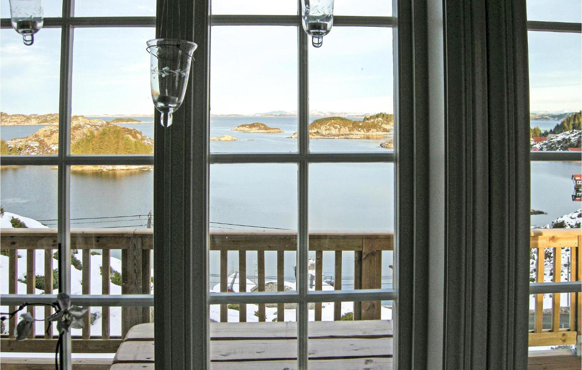 Gorgeous Home In Bekkjarvik With Wifi Εξωτερικό φωτογραφία